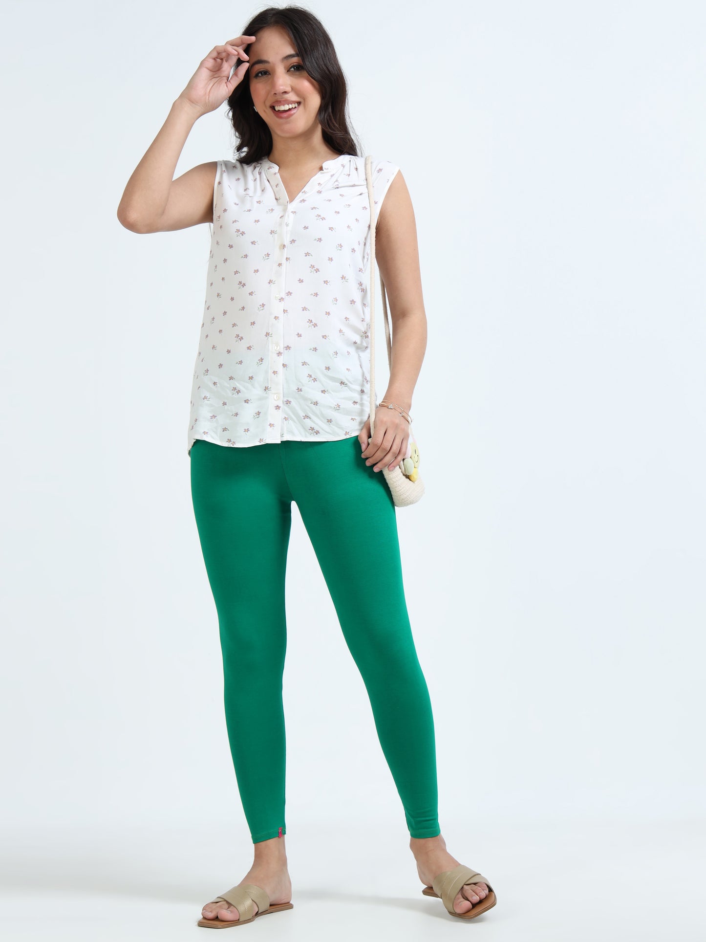 Varnam Women Ankle Length Cotton Leggings – Pakistan Green