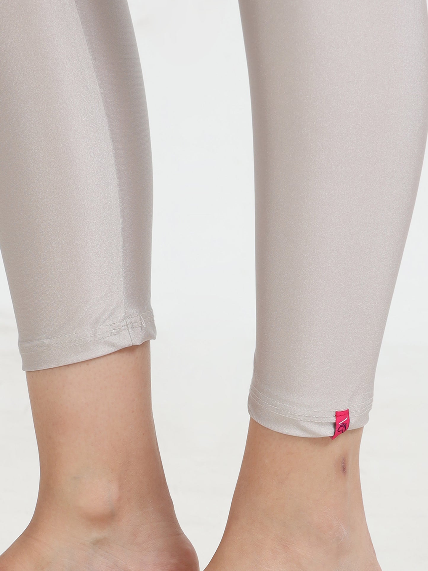 Varnam Shimmer Ankle Length Leggings - Silver