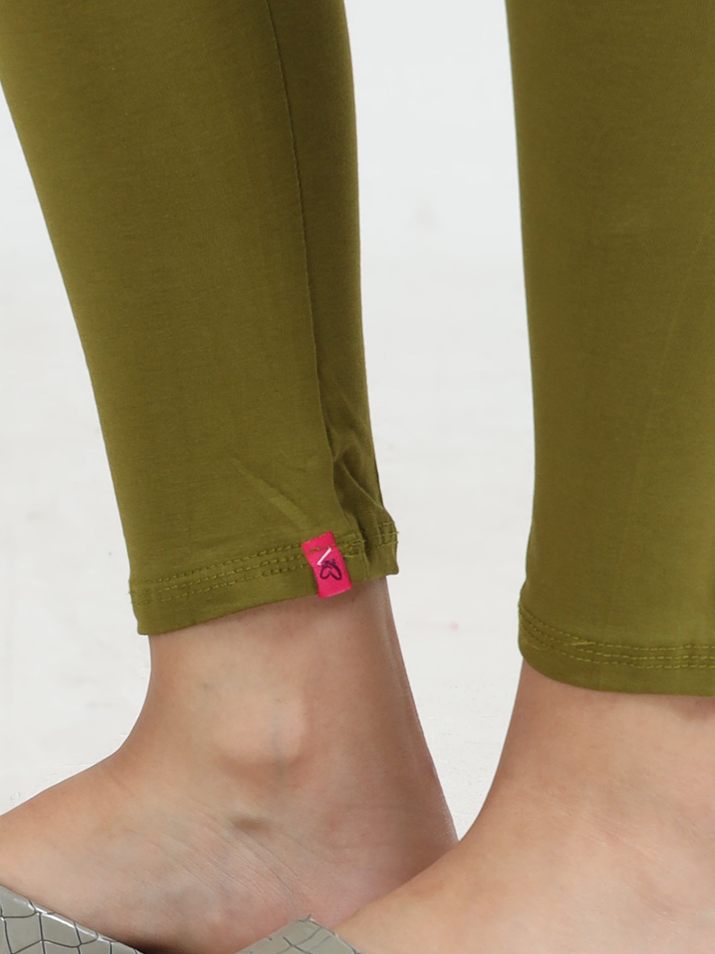 Varnam Women Ankle Length Cotton Leggings – Dark Mehendi