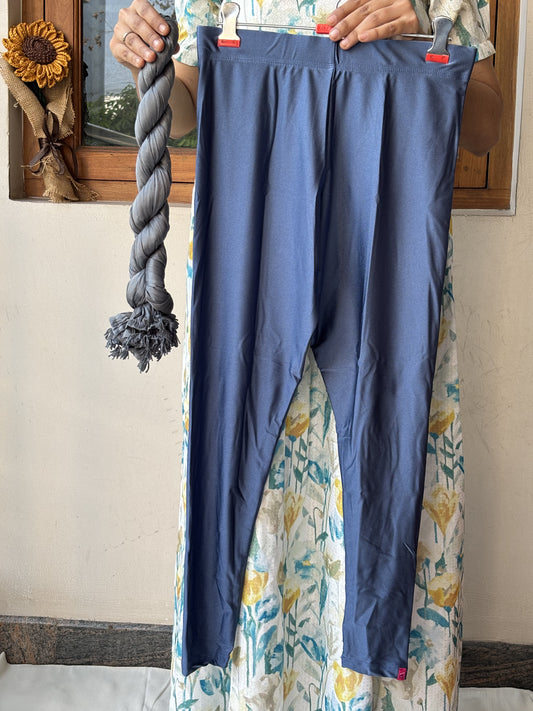 Varnam Shimmer Ankle Length Leggings With Shawl (Combo) - Dark Steel Grey