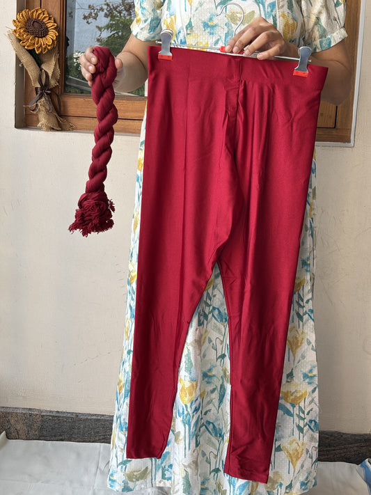 Varnam Shimmer Ankle Length Leggings With Shawl (Combo) - Maroon