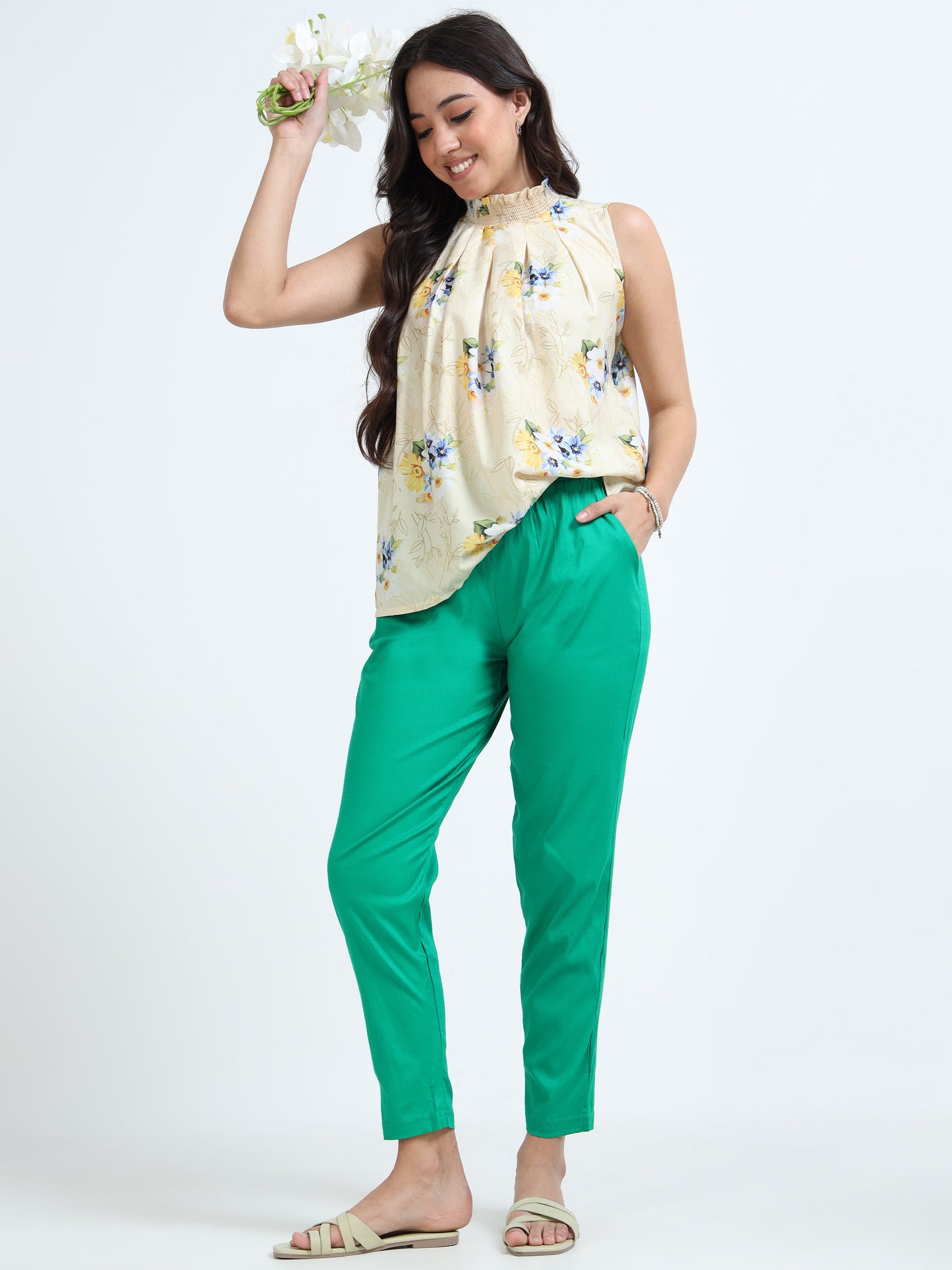 Varnam Women Lycra Slub Straight Pants – Green