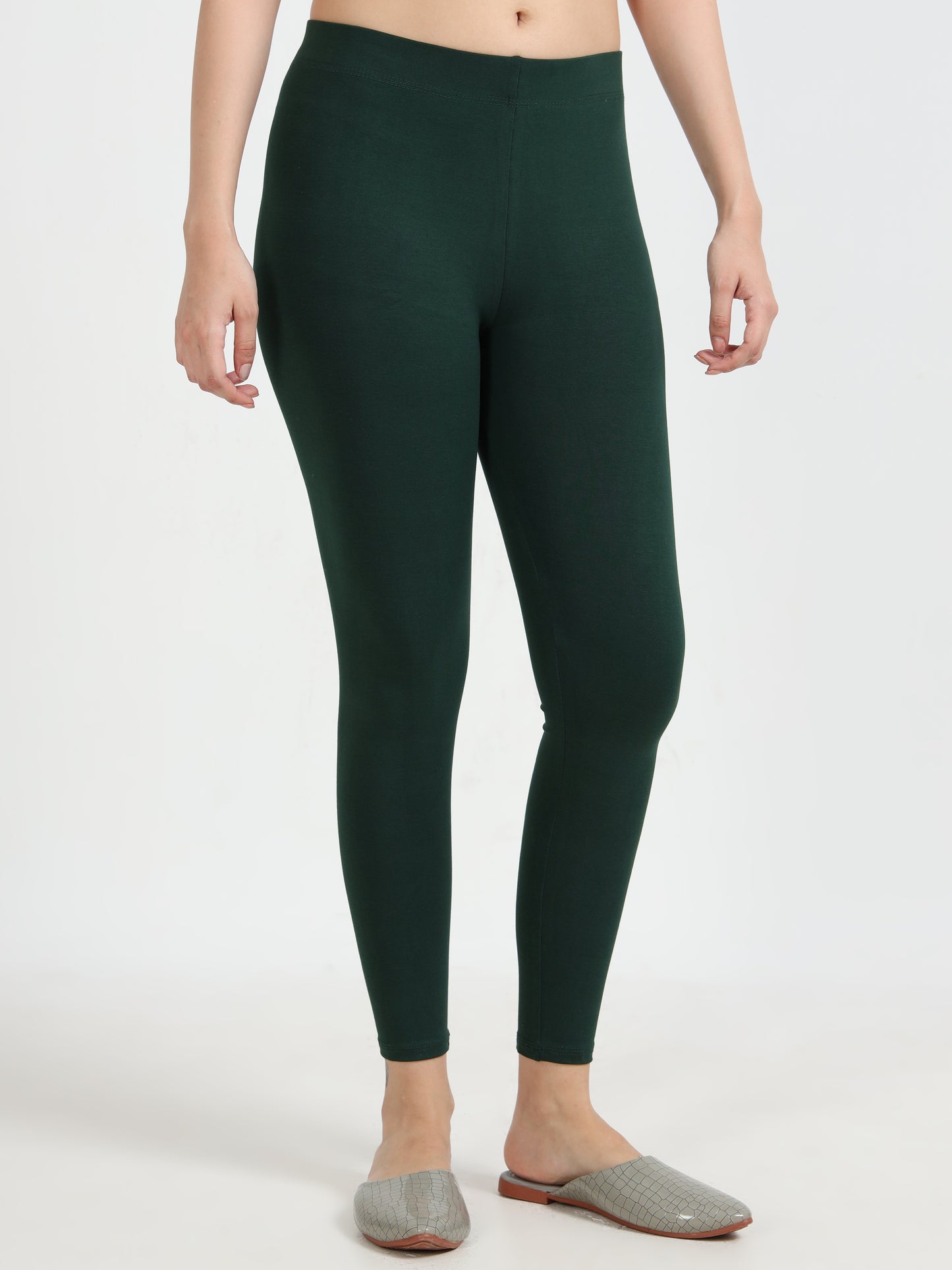 Varnam Women Ankle Length Cotton Leggings – Bottle Green